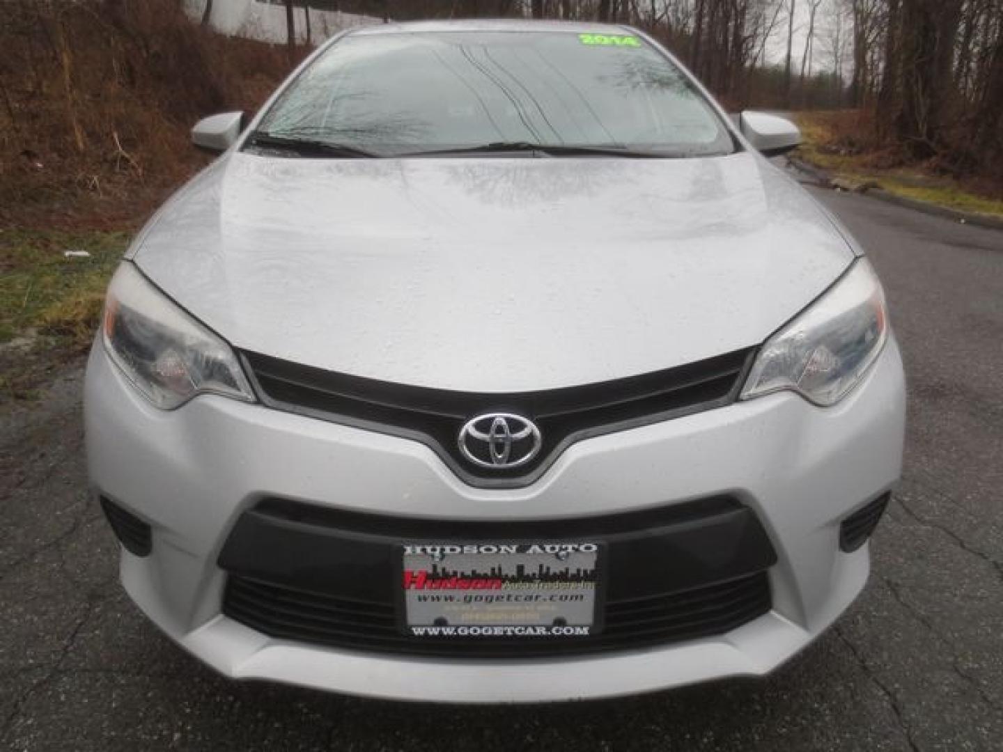 2014 Silver /Gray Toyota Corolla (2T1BURHE8EC) with an 1.8L 4cyl engine, Automatic transmission, located at 270 US Route 6, Mahopac, NY, 10541, (845) 621-0895, 41.349022, -73.755280 - Photo#2